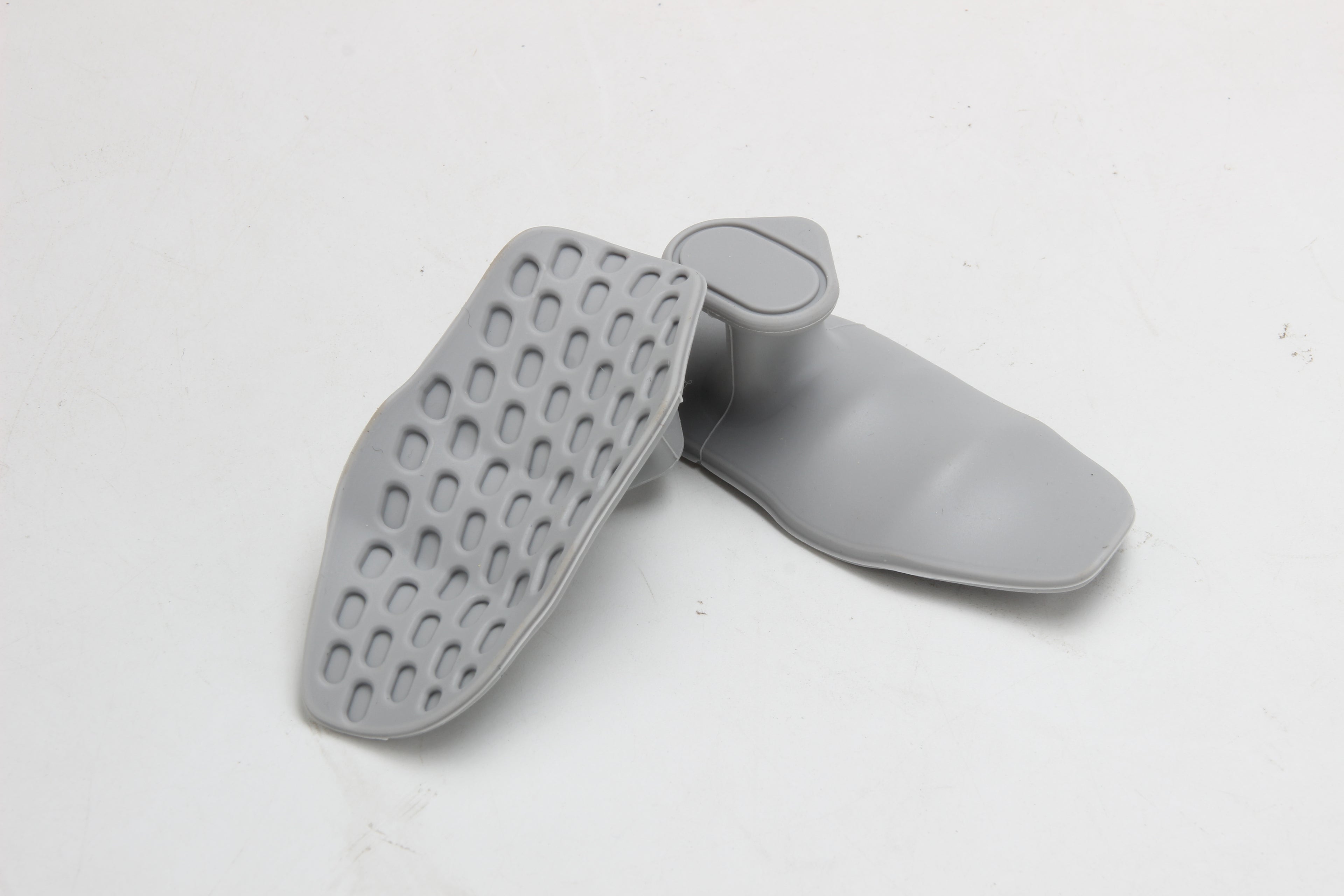 Alien Grips
